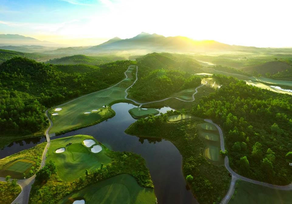 Hai sân golf "Laguna Golf Lăng Cô và Bà Nà Hills Golf Club" miền Trung Việt Nam lọt Top 100 khu nghỉ dưỡng golf hàng đầu thế giới