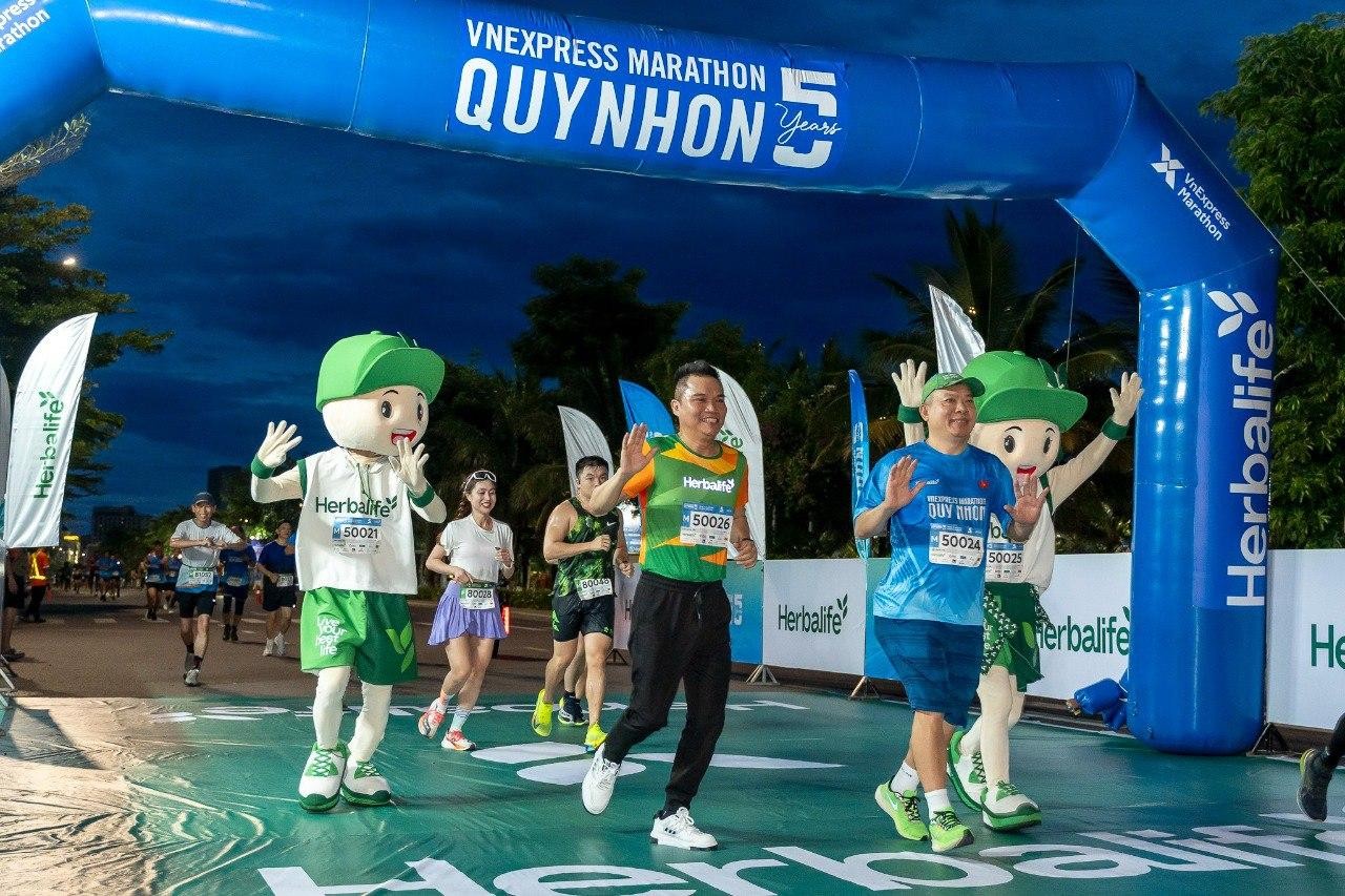 cung-chay-voi-herbalife-tai-vnexpress-marathon-nha-trang-2024-dien-dan-du-lich-dulichvn-5-1723164656.jpg