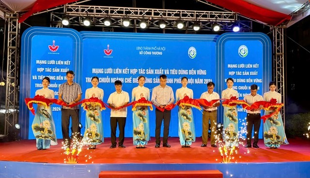 ha-noi-to-chuc-ket-noi-mang-luoi-lien-ket-hop-tac-san-xuat-va-tieu-dung-ben-vung-trong-chuoi-nganh-che-bien-nong-san-nam-2024-tai-ha-dong-dulichvn-2-1727806098.jpg