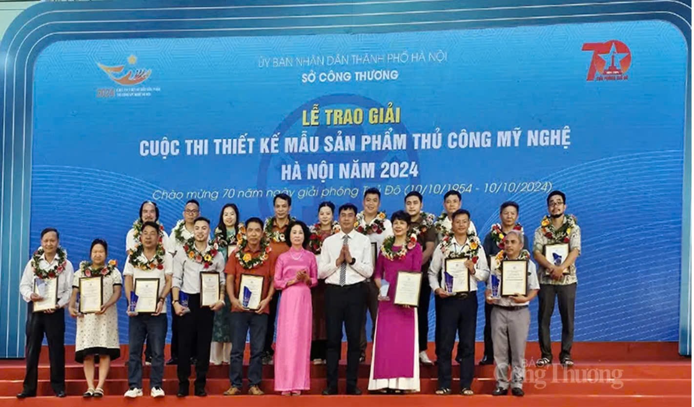 cuoc-thi-thiet-ke-mau-san-pham-thu-cong-my-nghe-ha-noi-2024-90-tac-pham-xuat-sac-duoc-trao-giai-dulichvietnam-dulichvn-1-1728634656.jpg