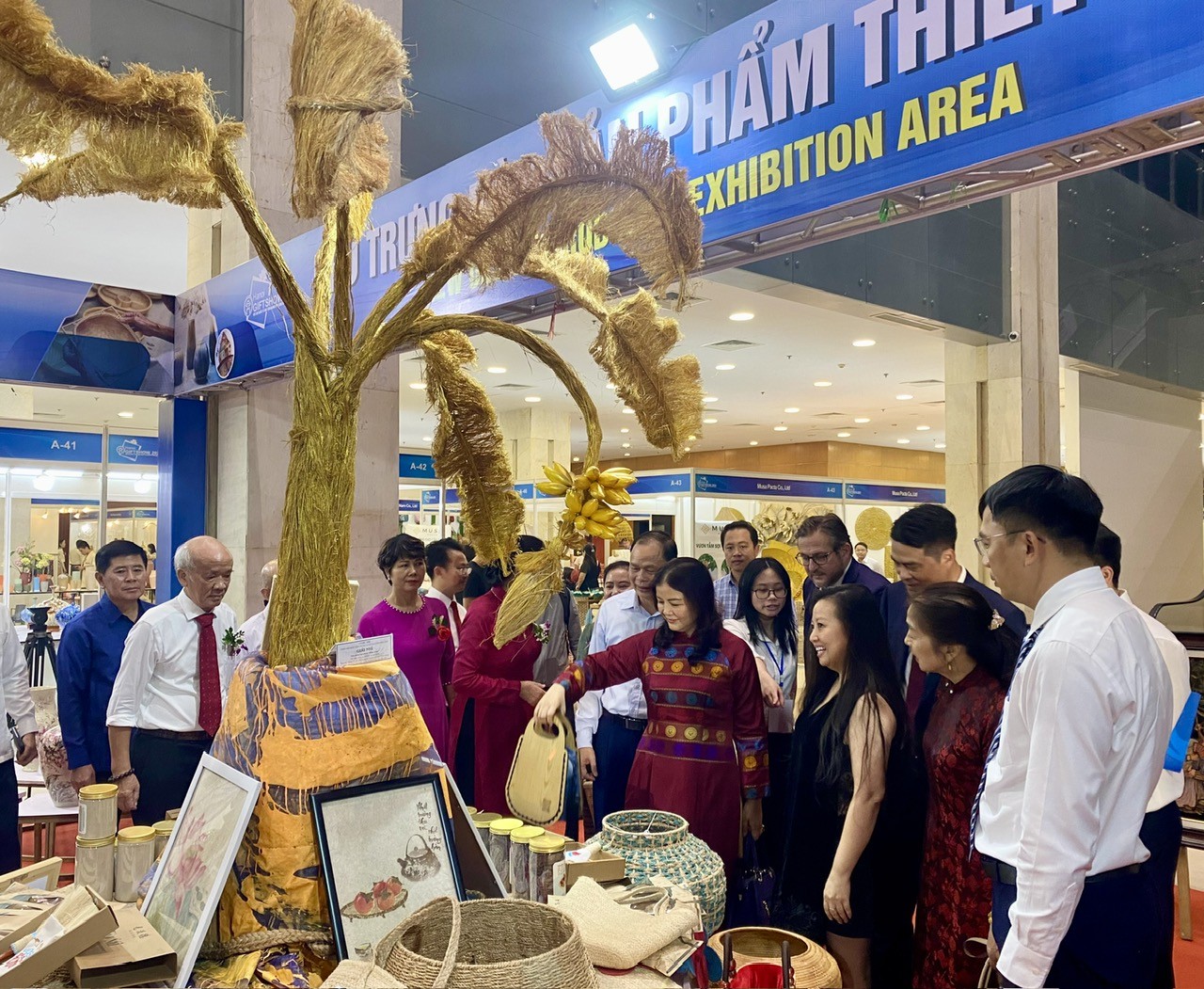 hanoi-giftshow-2024-cau-noi-cho-nganh-thu-cong-my-nghe-viet-nam-dulichvietnam-1-dulichvn-1-1728631993.jpg