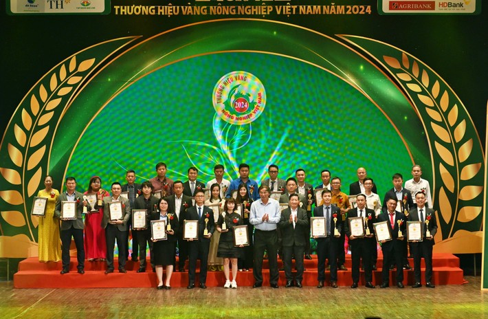 thuong-hieu-vang-nong-nghiep-viet-nam-nam-2024-ton-vinh-88-thuong-hieu-san-pham-tieu-bieu-dulichvn-3-1728882558.jpg