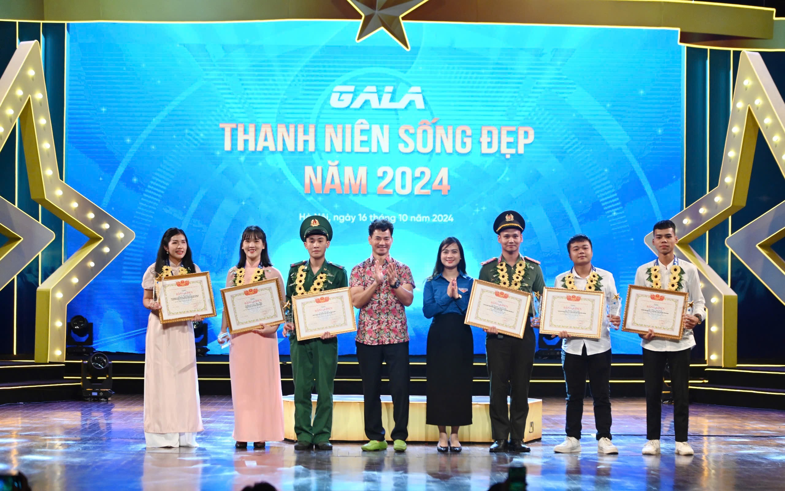 thanh-nien-song-dep-2024-vinh-danh-20-guong-thanh-nien-tieu-bieu-tren-cac-linh-vuc-dien-dan-du-lich-dulichvn-1-1729157503.jpg