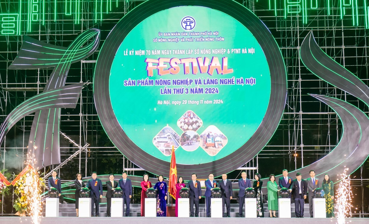 Sở NN&PTNT Hà Nội đón nhận Huân chương lao động hạng Nhất và Khai mạc Festival sản phẩm nông nghiệp và làng nghề lần 3 năm 2024