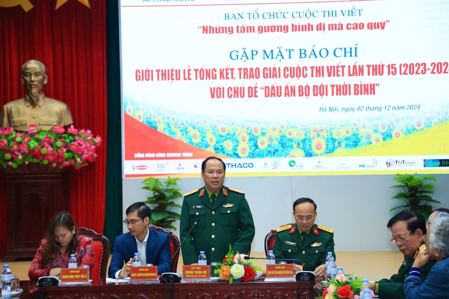 cuoc-thi-viet-nhung-tam-guong-binh-di-ma-cao-quy-lan-thu-15-nhieu-tac-pham-an-tuong-duoc-ton-vinh-dulichvietnam-dulichvn-1733128240.jpg