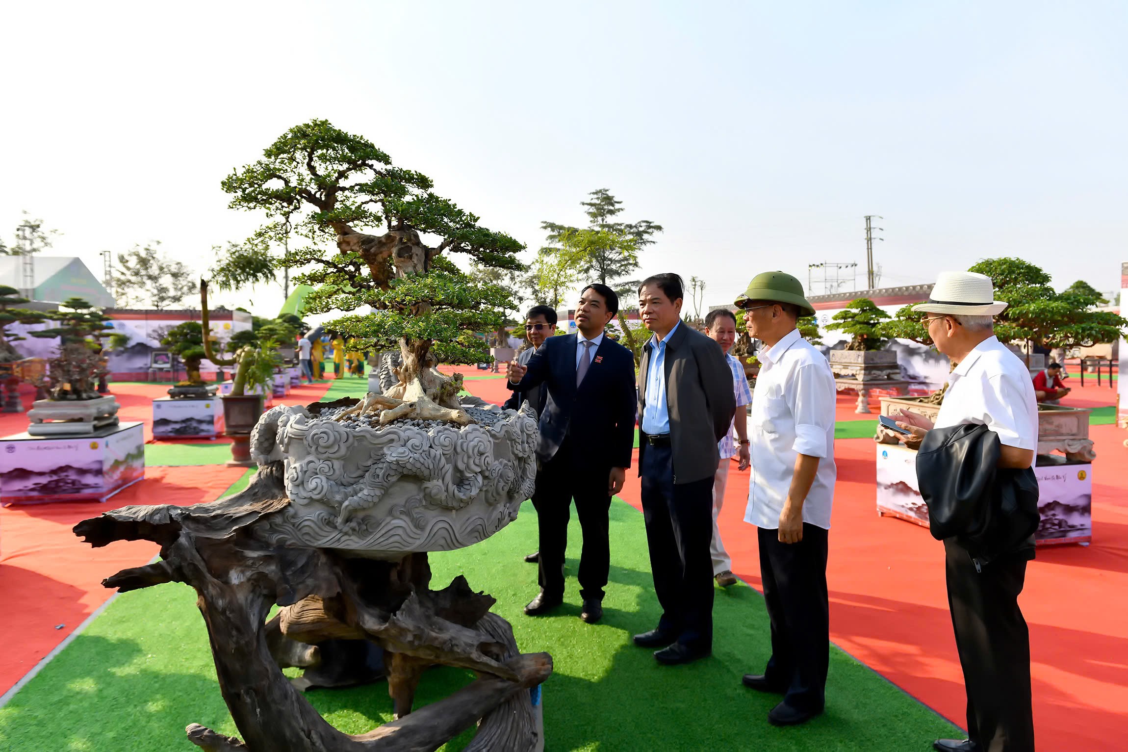 thuc-day-xay-dung-ntm-va-bao-ton-khong-gian-cong-dong-lang-que-tu-festival-san-pham-nong-nghiep-va-lang-nghe-ha-noi-dulichvietnam-dulichvn-1-1733466112.jpg