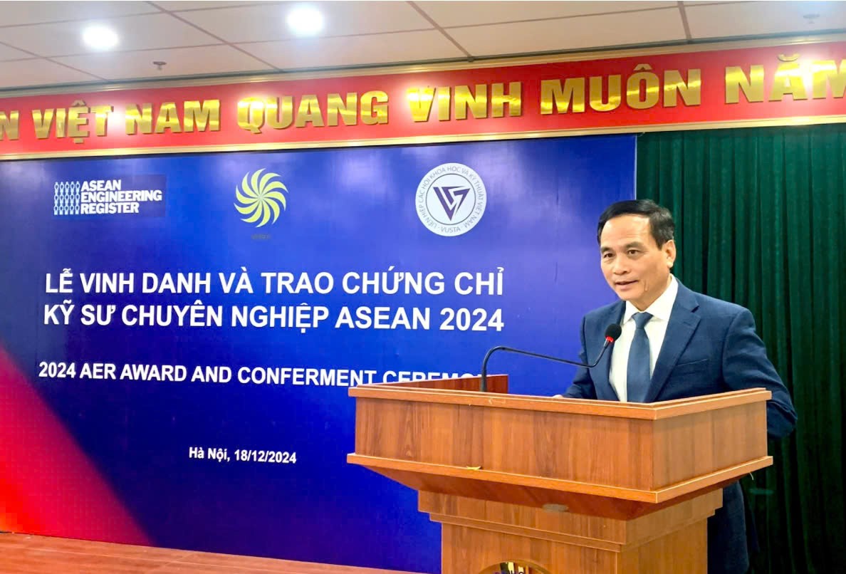 77-ky-su-viet-nam-duoc-trao-danh-hieu-ky-su-chuyen-nghiep-asean-2024-dulichvietnam-dulichvn-2-1734670261.jpg