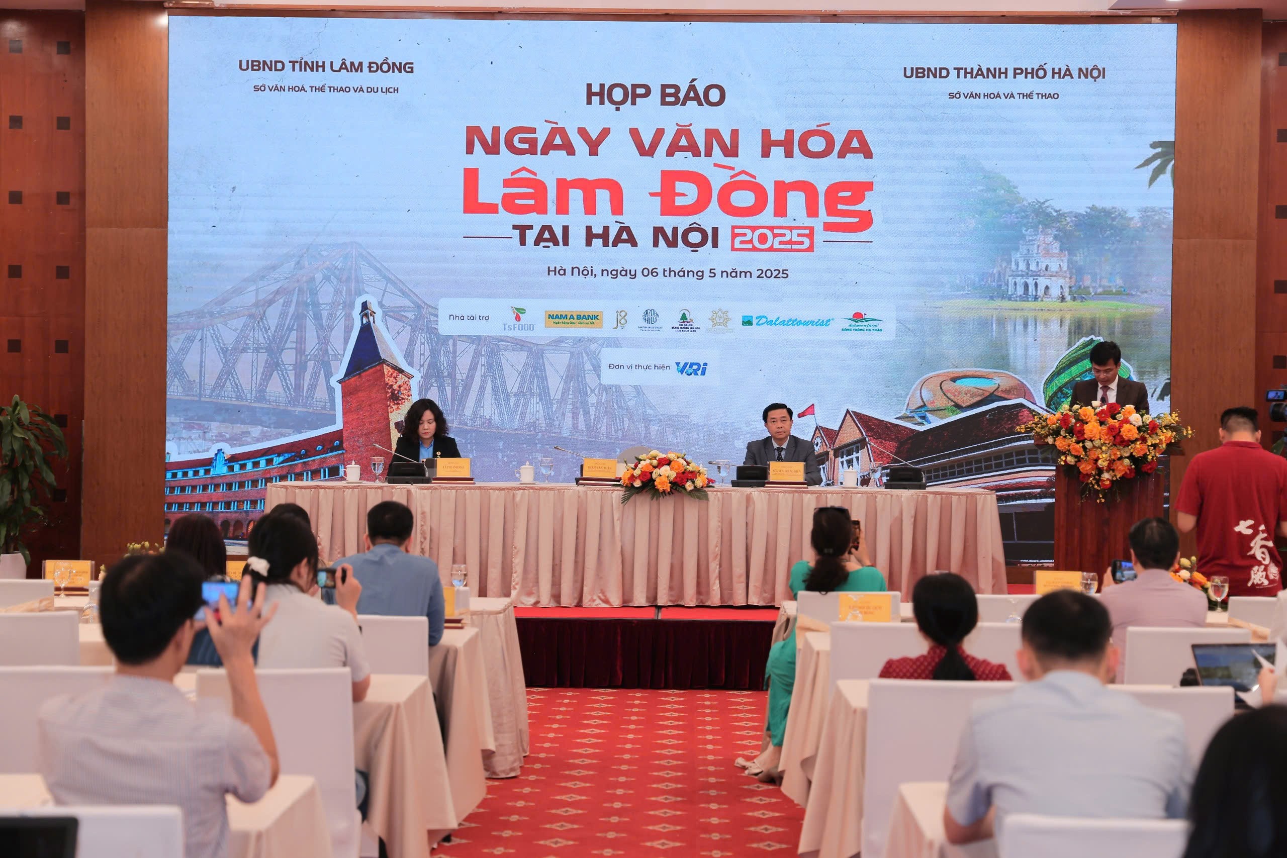 ngay-van-hoa-lam-dong-tai-ha-noi-nam-2025-gioi-thieu-tiem-nang-du-lich-phong-phu-cua-vung-dat-cao-nguyen-dulichvietnam-baodulich-4-1746618115.jpg