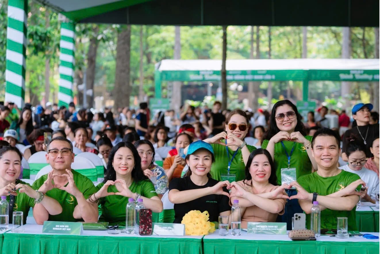 herbalife-viet-nam-dong-to-chuc-ngay-dinh-duong-cong-dong-viet-nam-lan-4-dulichvietnam-dulichvn-3-1747196216.jpg