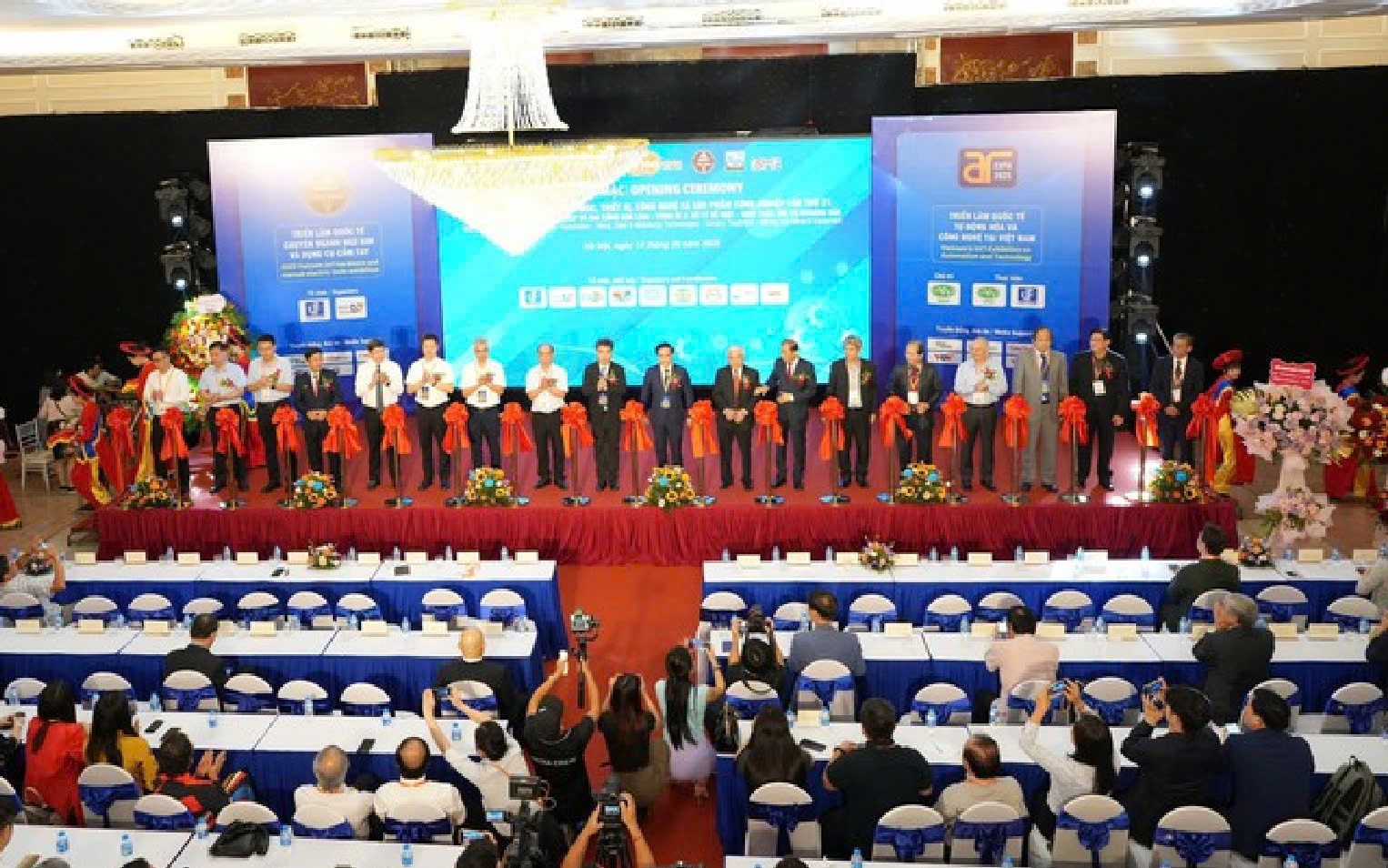 trien-lam-quoc-te-ve-ngu-kim-va-dung-cu-cam-tay-hmet-expo-vietnam-2025-dulichvn-baodulich-3-1747213941.jpg