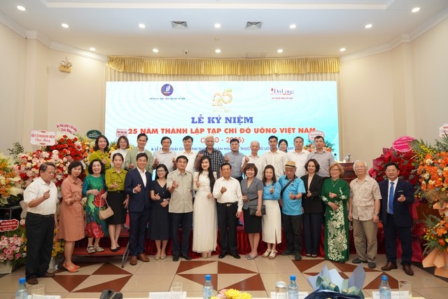 tap-chi-do-uong-viet-namky-niem-25-nam-thanh-lap-1-dulichgiaitri-1748016374.jpg