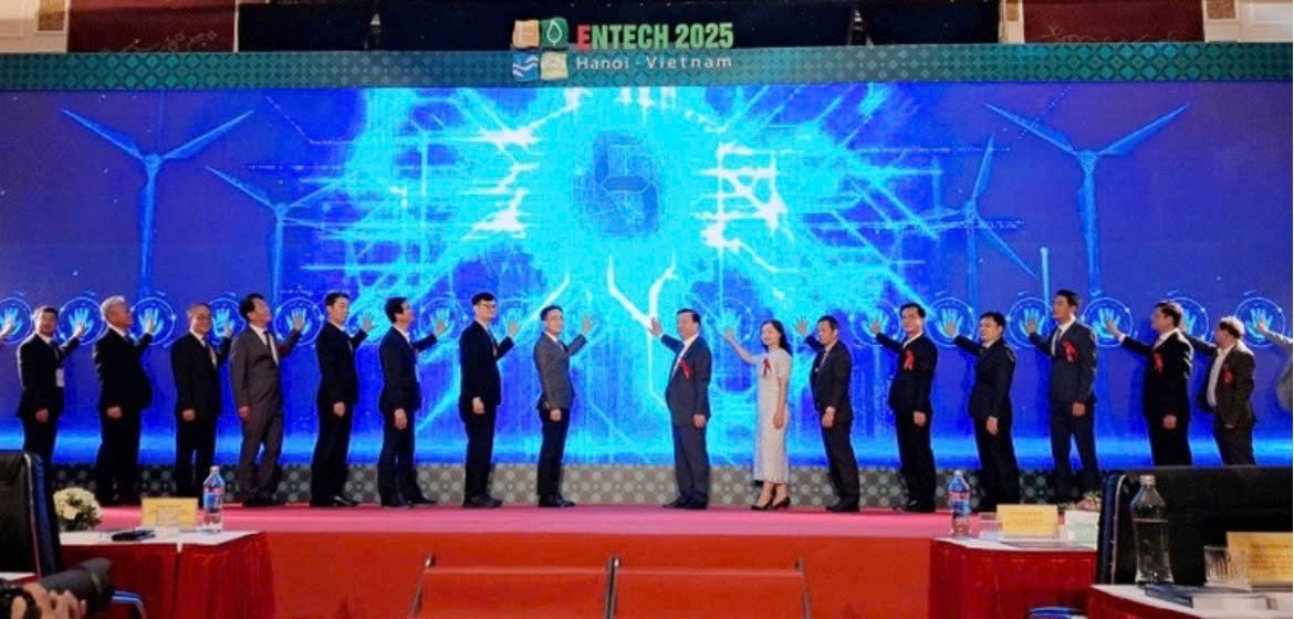 ha-noi-khai-mac-hoi-cho-trien-lam-quoc-te-cong-nghe-nang-luong-moi-truong-dulichvn-1-1750878952.jpg