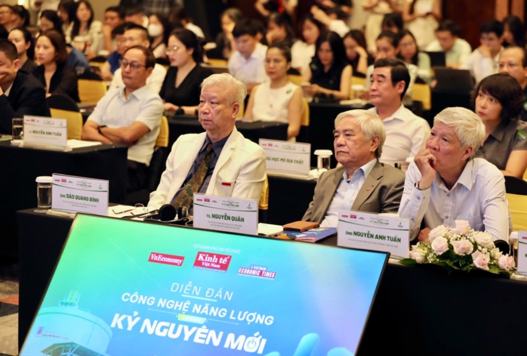dien-dan-cong-nghe-nang-luong-trong-ky-nguyen-moi-co-hoi-but-pha-va-phat-trien-ben-vung-dulichvnnet-3-1753812259.jpg