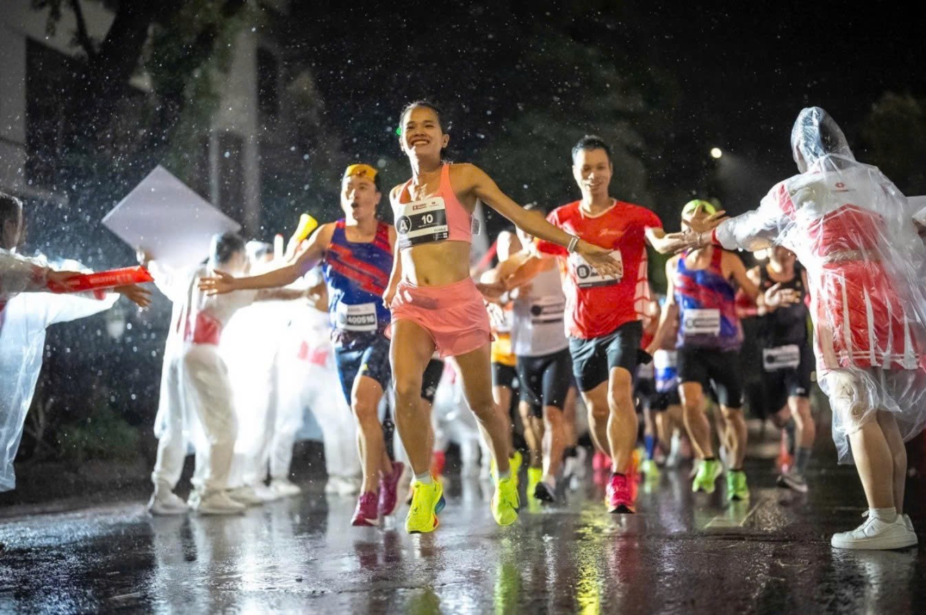 marathon-ha-noi-techcombank-lan-4-ban-hoa-ca-giua-the-thao-van-hoa-va-khat-vong-viet-dulichvietnam-1-1753811315.jpg