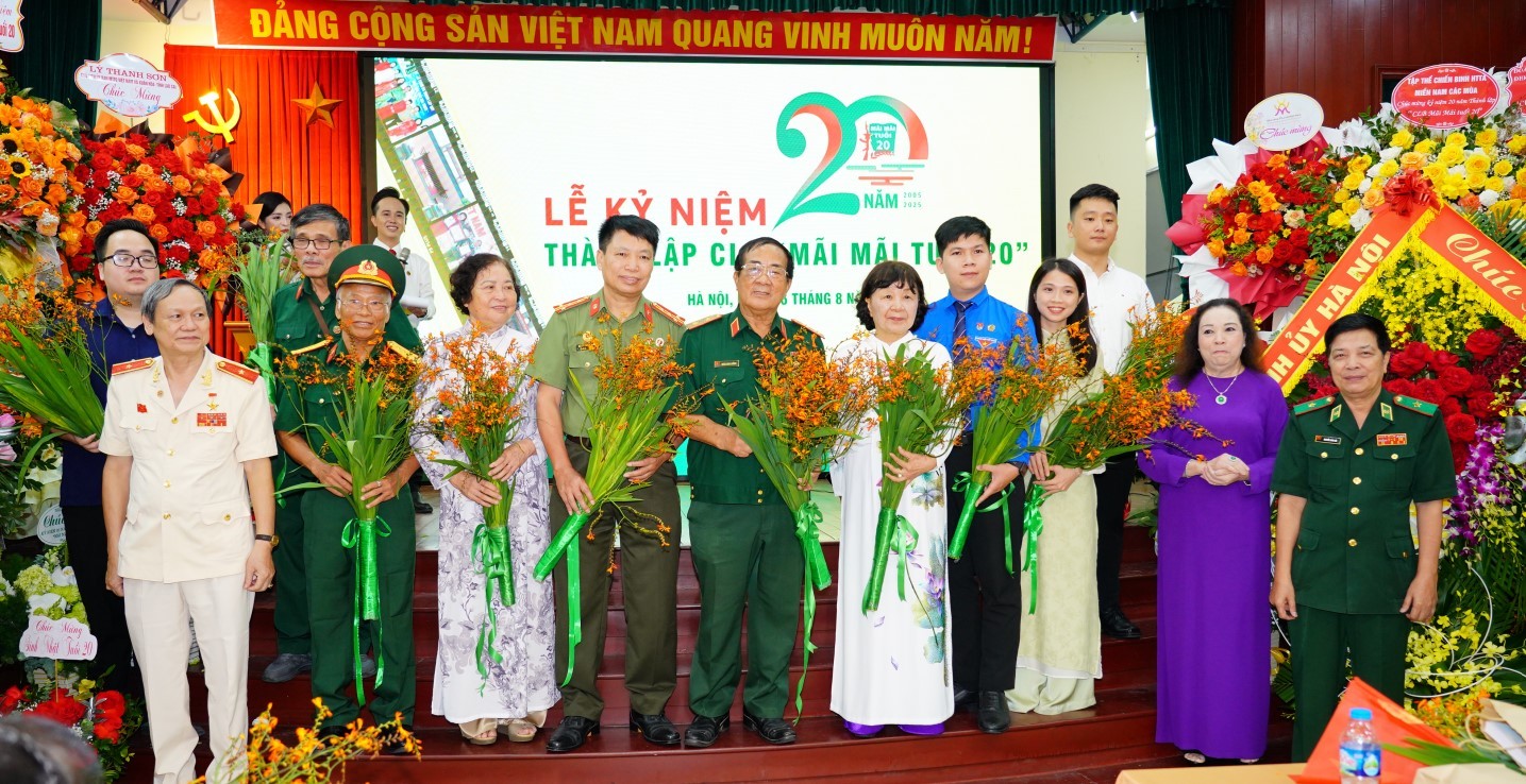 20-nam-mai-mai-tuoi-20-tri-an-truyen-lua-va-hanh-trinh-nhan-ai-ra-mat-hoi-dong-quan-ly-va-dieu-hanh-nhiem-ky-moi-cua-clb-mmt20-dulichvnnetvn-1755426488.JPG