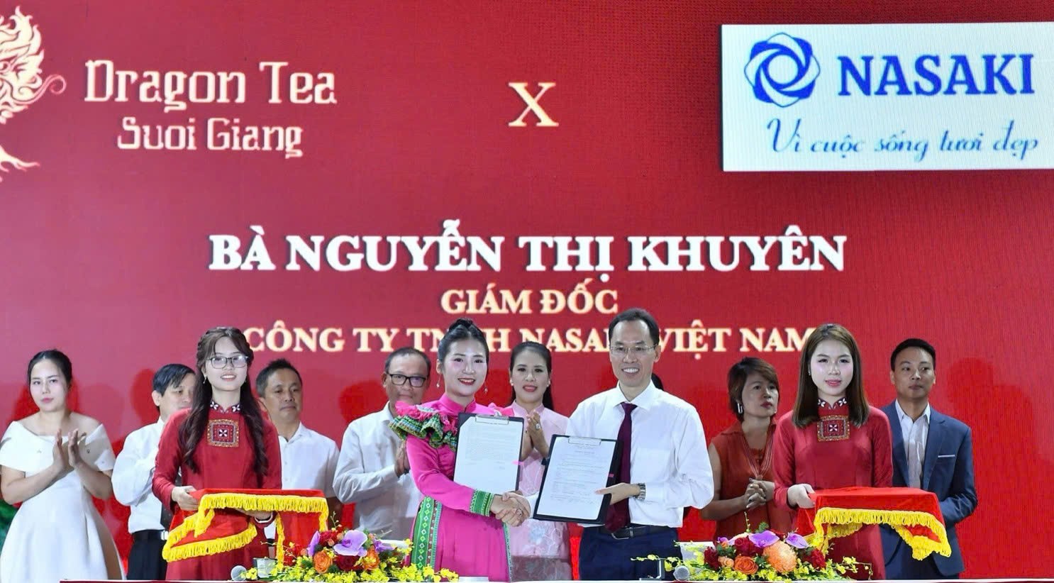 ra-mat-thuong-hieu-dragon-tea-suoi-giang-nang-tam-gia-tri-tra-shan-tuyet-co-thu-dulichvnnet-1-1755846972.jpg