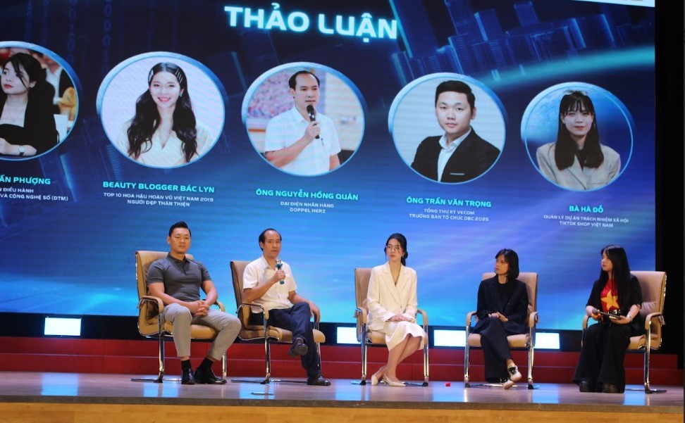 phat-dong-cuoc-thi-sinh-vien-kinh-doanh-so-2025-don-bay-cho-thuong-mai-dien-tu-xanh-va-khoi-nghiep-ben-vung-dulichvnnet-5-1756442404.jpg