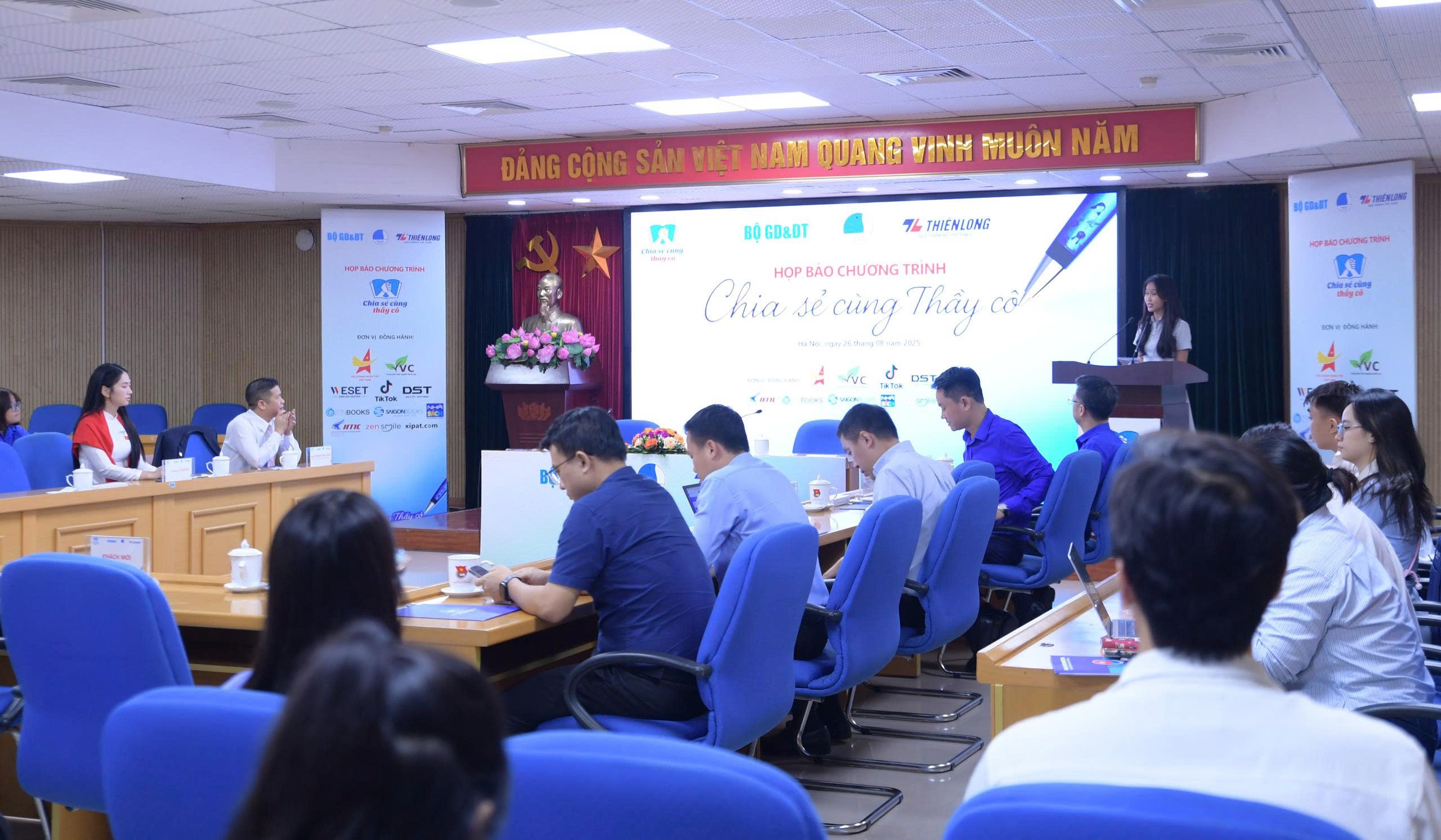 chia-se-cung-thay-co-nam-2025-lan-toa-tinh-than-tri-an-nhung-nguoi-gieo-chu-noi-gian-kho-dulichvnnet-3-1757177924.jpg