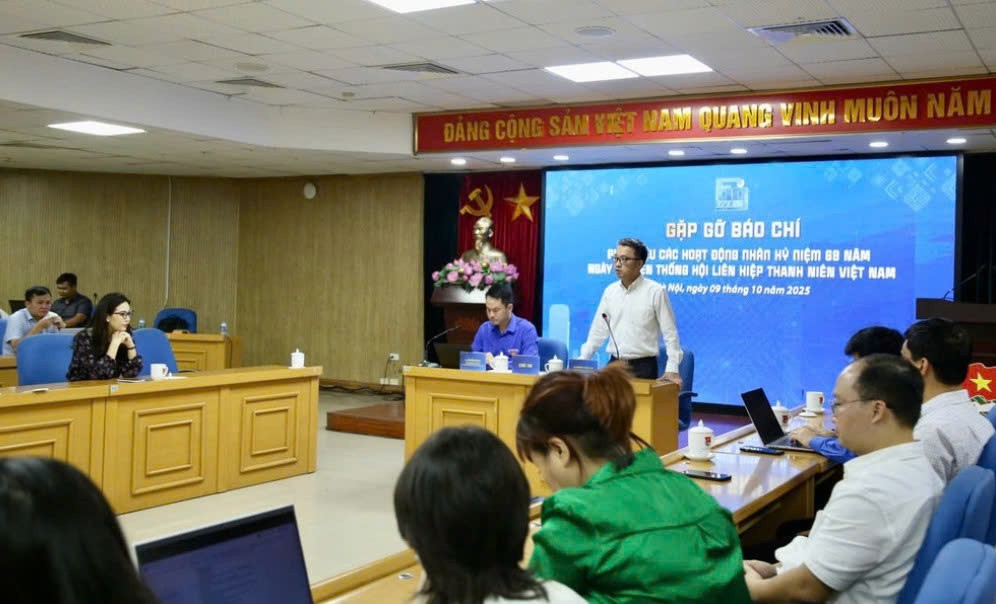 nhieu-hoat-dong-ky-niem-69-nam-hoi-lien-hiep-thanh-nien-viet-nam-dulichvnnet-2-1760001101.jpg
