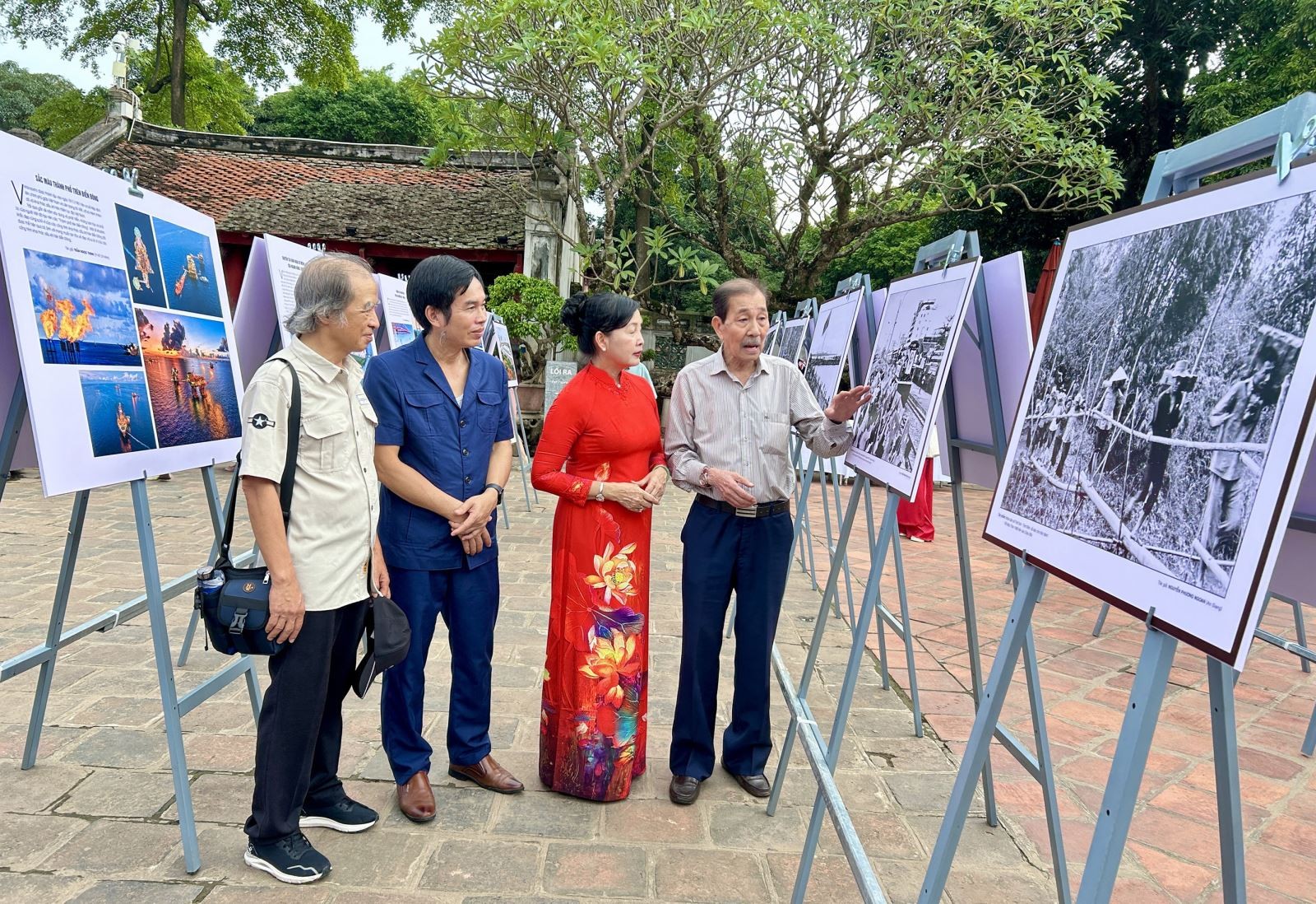 trien-lam-anh-to-quoc-80-mua-thu-doc-lap-ban-hung-ca-bang-hinh-anh-ve-viet-nam-qua-tam-thap-ky-1-dulichvnnetvn-1760614031.jpeg
