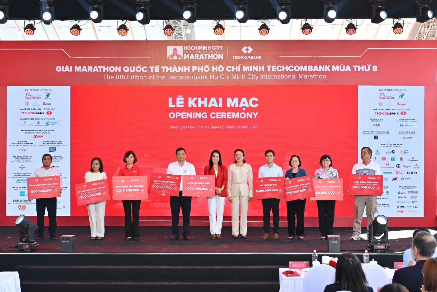 giai-marathon-quoc-te-tphcm-techcombank-buoc-sang-mua-8-xac-lap-tam-voc-quoc-te-1-dulichvnnetvn-1764949864.jpg