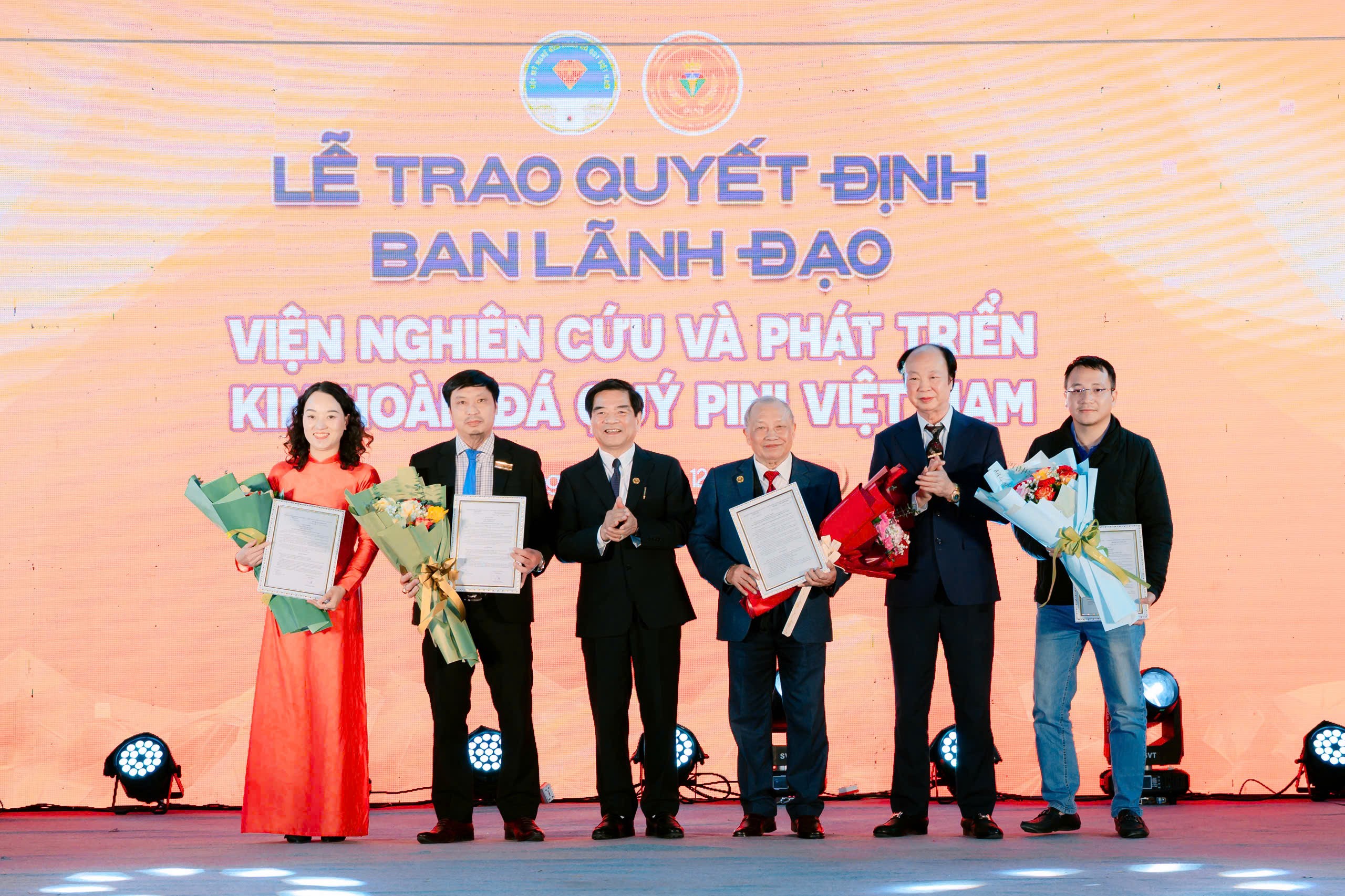 pini-viet-nam-mo-chuan-quoc-te-cho-nganh-kim-hoan-3-dulichvnnet-2-1767019177.jpg