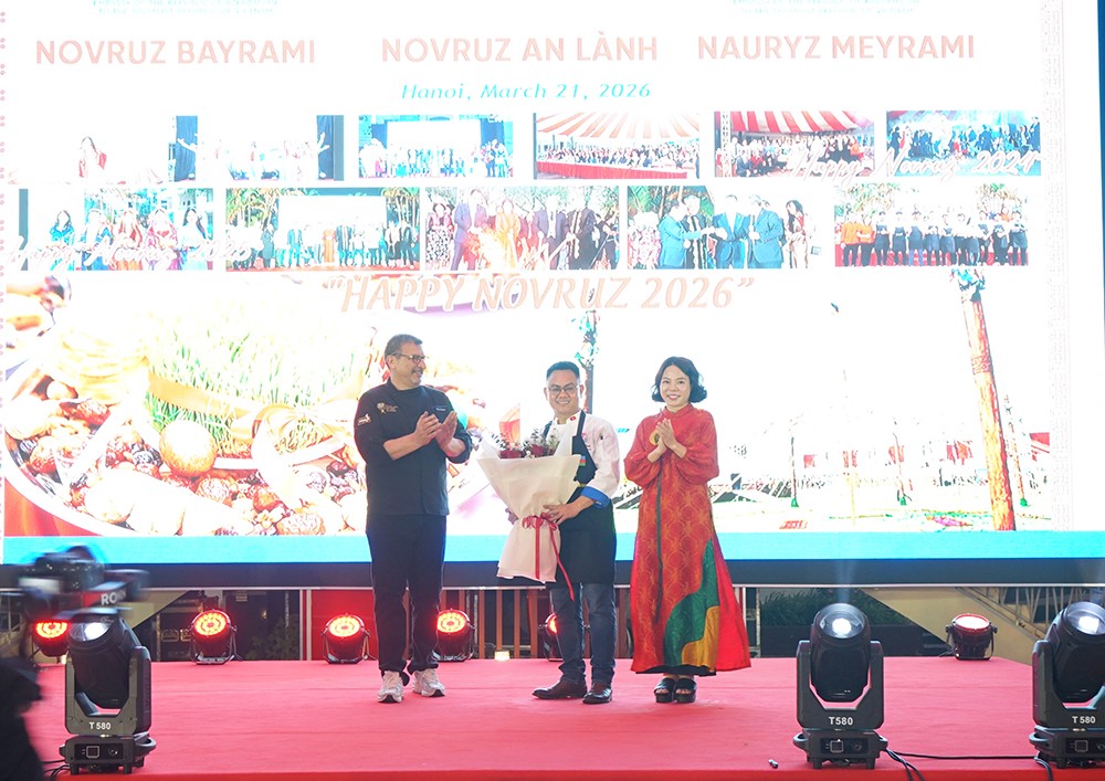 novruz-bayram-2026-nhip-cau-van-hoa-giua-long-ha-noi-dulichvnnet-bia-1774229404.jpg