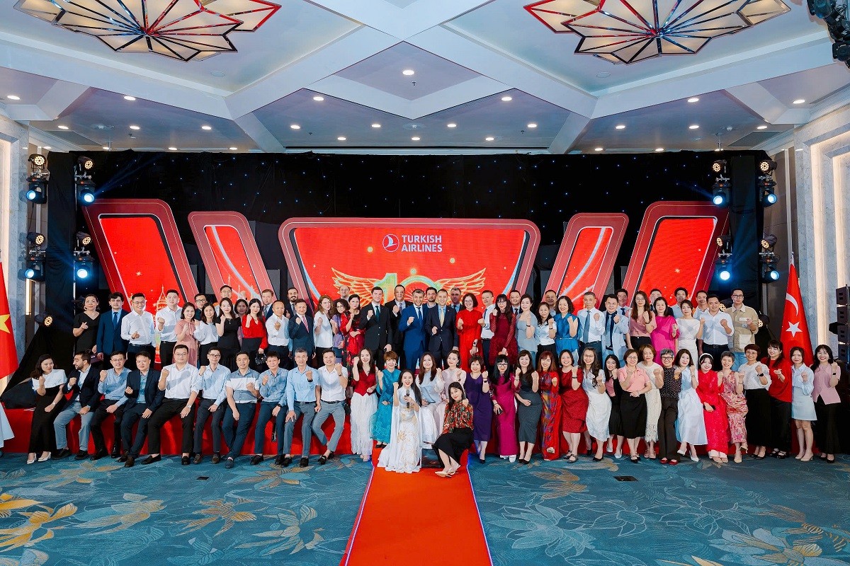 ky-niem-10-nam-turkish-airlines-tai-ha-noi-dulichvnnet-3-1776241258.JPG