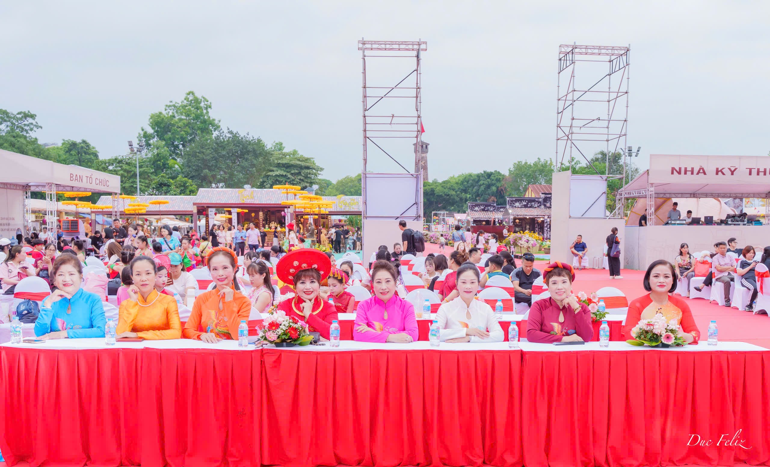 lien-hoan-nghe-thuat-sac-mau-tuoi-tho-2026-dulichvnnet-1-1778517911.jpg