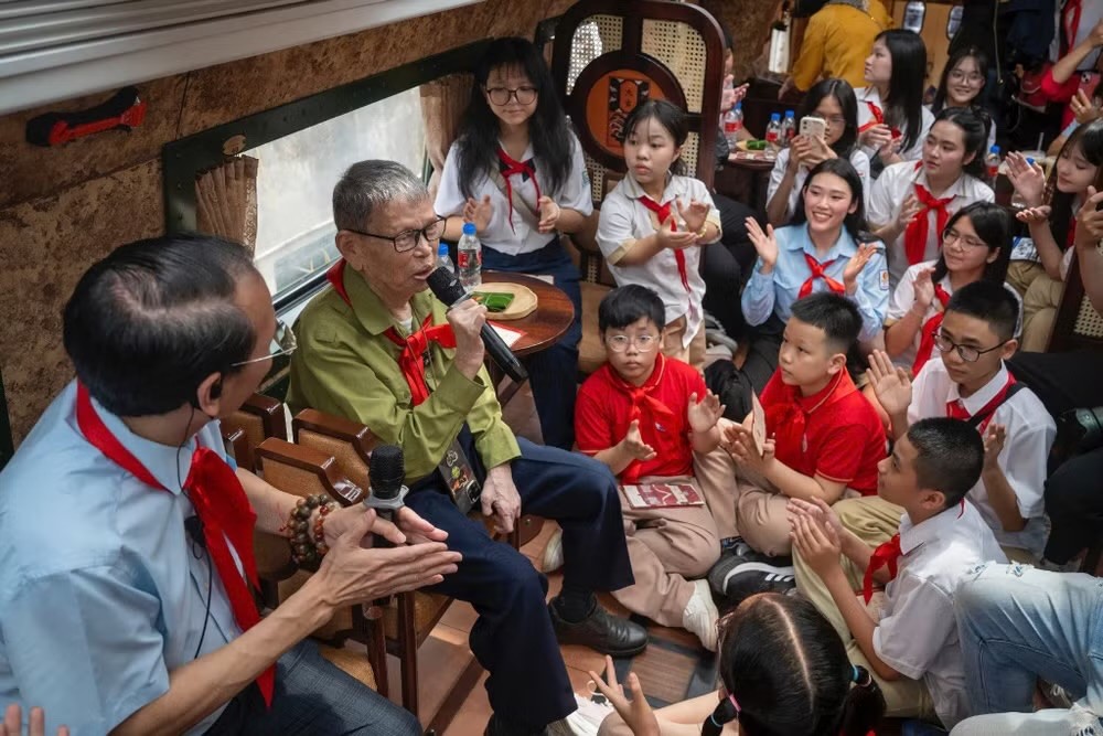 chuyen-tau-di-san-hanh-trinh-85-nam-tre-ben-mang-vuon-dua-lich-su-doi-tntp-ho-chi-minh-den-gan-hon-voi-the-he-tre-dulichgiaitri-68-1778918689.jpg