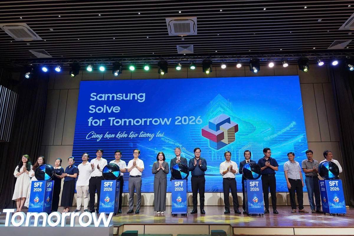samsung-solve-for-tomorrow-2026-lan-toa-phong-trao-stem-khoi-nguon-doi-moi-sang-tao-cho-hoc-sinh-mien-trung-dulichvnnet-1-1778866188.jpg