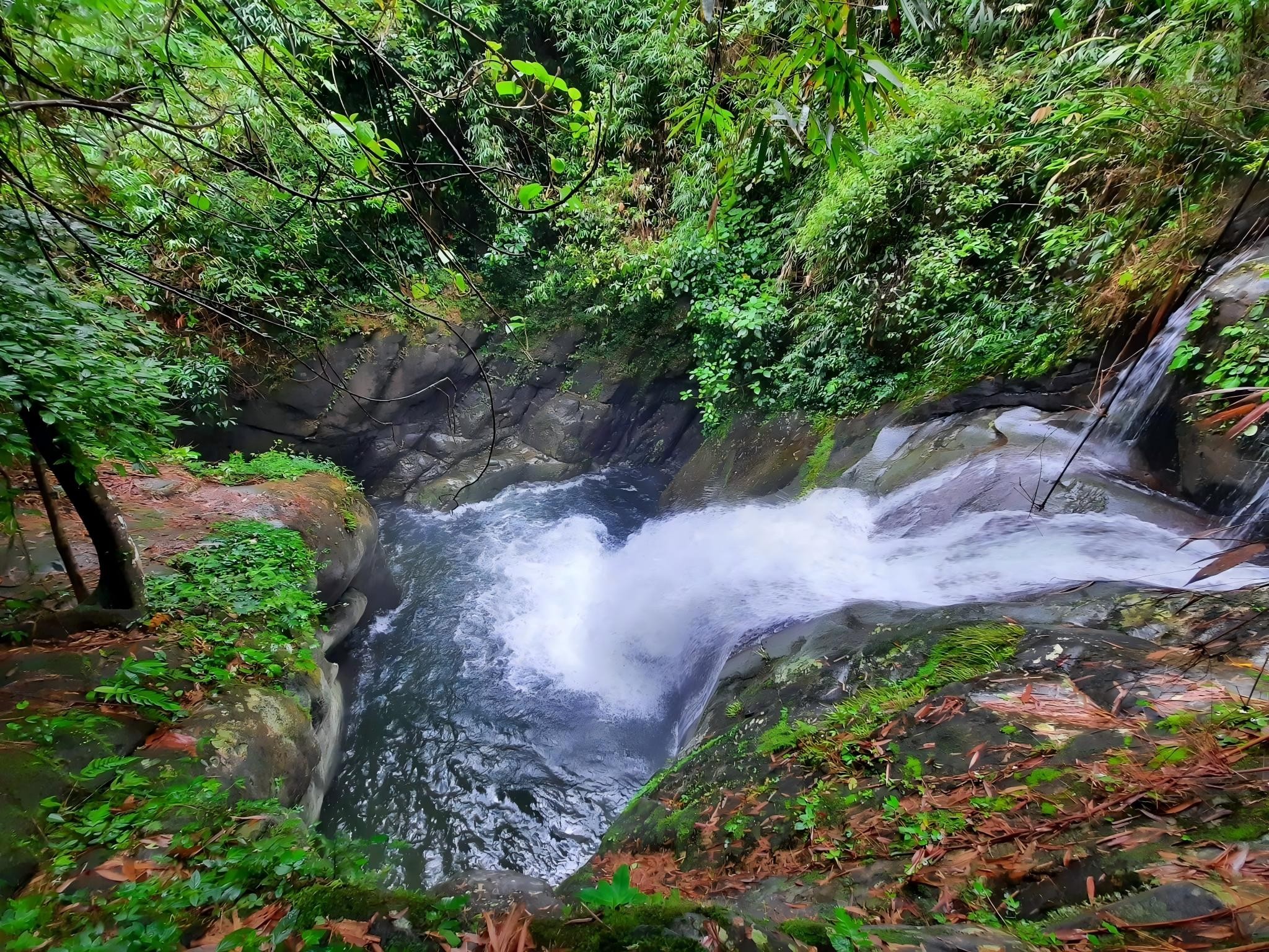 cua-tu-diem-trecking-hut-khach-o-thai-nguyen-dulichvnnet-11-1780549497.jpg