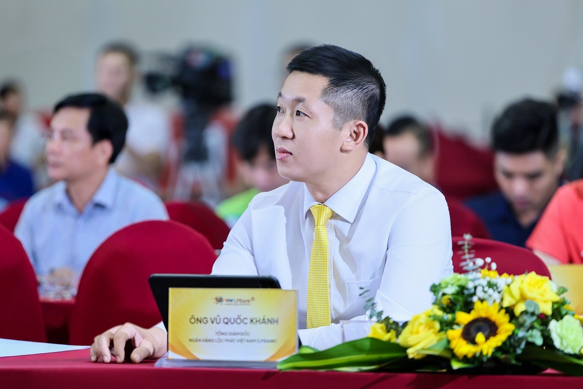 giai-marathon-quoc-te-vtv-lpbank-2026-sai-buoc-qua-mien-di-san-van-long-dulichvnnet-4-1785563793.jpg