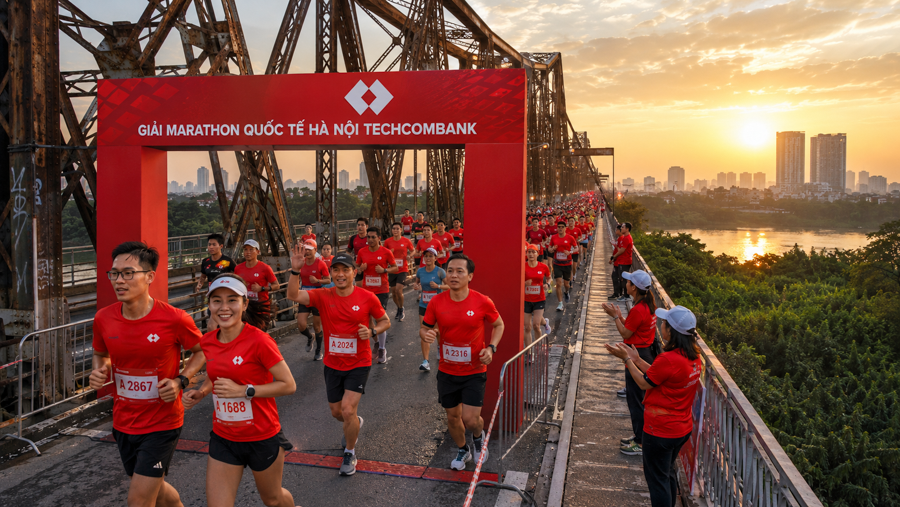 giai-marathon-quoc-te-ha-noi-techcombank-mua-5-ket-noi-du-lich-va-di-san-2-dulichvnnet-2-edited-1786622149.png