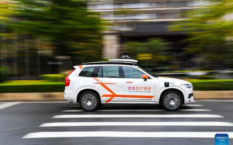 "Trung Quốc: Taxi tự lái bắt đầu lăn bánh"