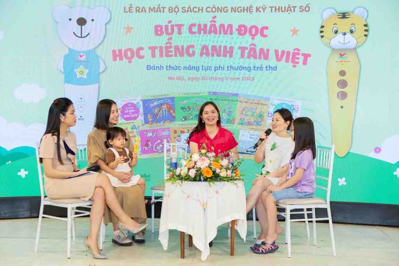 Ra mắt bộ sách công nghệ kỹ thuật số “Bút chấm đọc - Học tiếng Anh Tân Việt Đánh thức năng lực phi thường trẻ thơ”