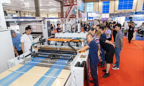 Khai mạc Triển lãm Quốc tế máy móc công nghiệp ngành Nhựa và Cao su tại Hà Nội