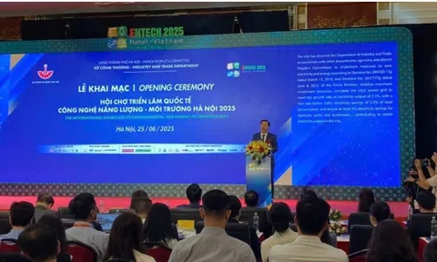 Hà Nội khai mạc Hội chợ triển lãm quốc tế công nghệ năng lượng-môi trường