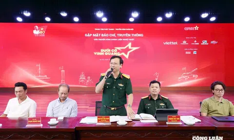 ‘Dưới cờ vinh quang’: Hành trình nghệ thuật số hóa niềm tự hào dân tộc