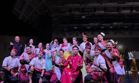 Ca sĩ Lưu Quốc Vượng hát 3 thứ tiếng, tranh tài cùng các nghệ sĩ quốc tế tại “Asan World Ethnic Dance festival 2025”