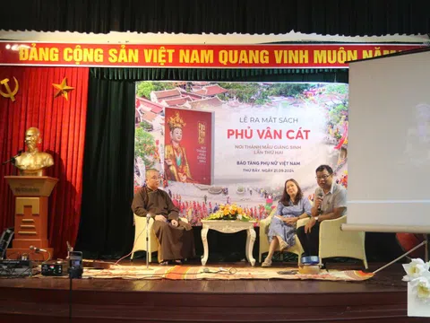 Ra mắt sách chuyên khảo 'Phủ Vân Cát - nơi Thánh Mẫu giáng sinh lần thứ hai'