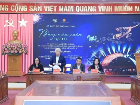 Hơn 2.000 drone trình diễn cùng pháo hoa tại chương trình ‘Rực rỡ Thăng Long’