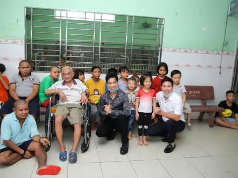 Danh ca Ngọc Sơn: Hạnh phúc là được cho đi