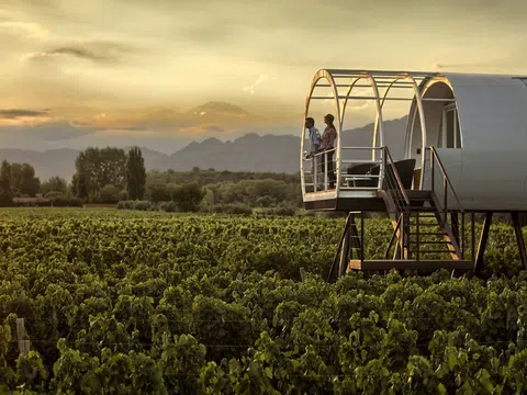 Booking.com công bố biểu tượng thời trang toàn cầu Châu Bùi là Nhà Khám Phá mới nhằm khơi dậy niềm đam mê du lịch