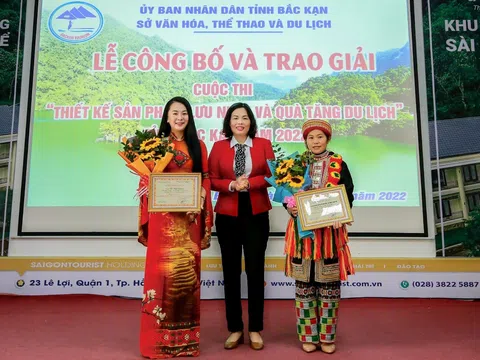"NTK Vũ Thảo Giang" nhận giải thưởng thiết kế sản phẩm du lịch 2022