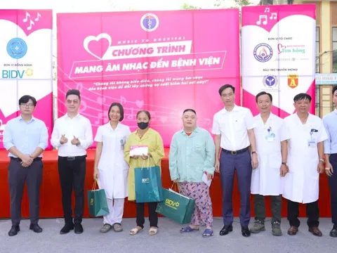 ‘Mang âm nhạc đến bệnh viện số 201’ chào mừng Ngày Giải phóng Thủ đô 10-10