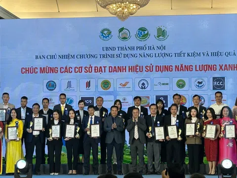 ‘Năng lượng xanh Hà Nội 2024’: 83 doanh nghiệp, công trình xây dựng sử dụng năng lượng xanh được tôn vinh