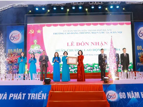 Trường Cao đẳng Thương mại và Du lịch Hà Nội tổ chức Lễ kỷ niệm 60 năm ngày thành lập và đón nhận Huân chương Lao động hạng Ba 