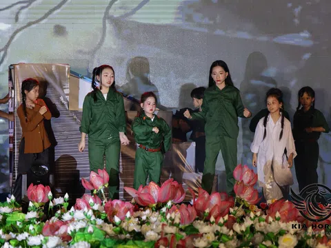 Joly Linh: 'Chỉ huy Mai' bản lĩnh và đầy xúc cảm trong hoạt cảnh 'Những bóng hồng trong lửa đạn'