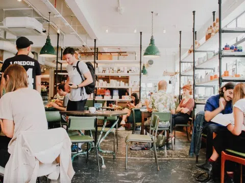 Cô gái tiết lộ về nghề 'đi ăn miễn phí' ở nhiều nhà hàng hot tại Việt Nam, netizen rần rần ứng tuyển và điều mà người trong cuộc nói